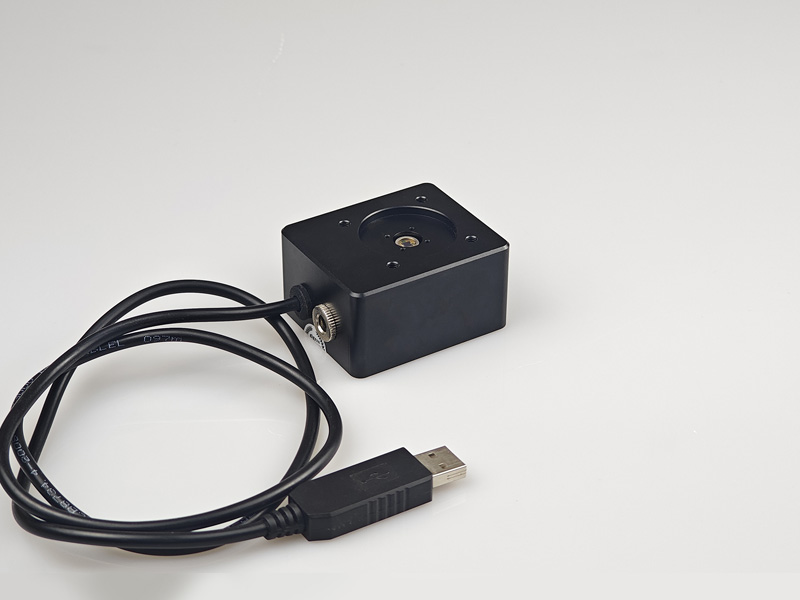 FLD01光電探測(cè)器采用大跨阻放大器，內(nèi)部集成ADC和MCU，可將采集到的光電信號(hào)轉(zhuǎn)換成數(shù)字量，通過(guò)串口傳輸?shù)诫娔X，用來(lái)分析/顯示等