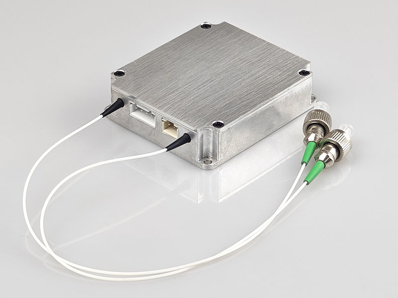 獨立的拉曼光纖放大器模塊，可以用于增...